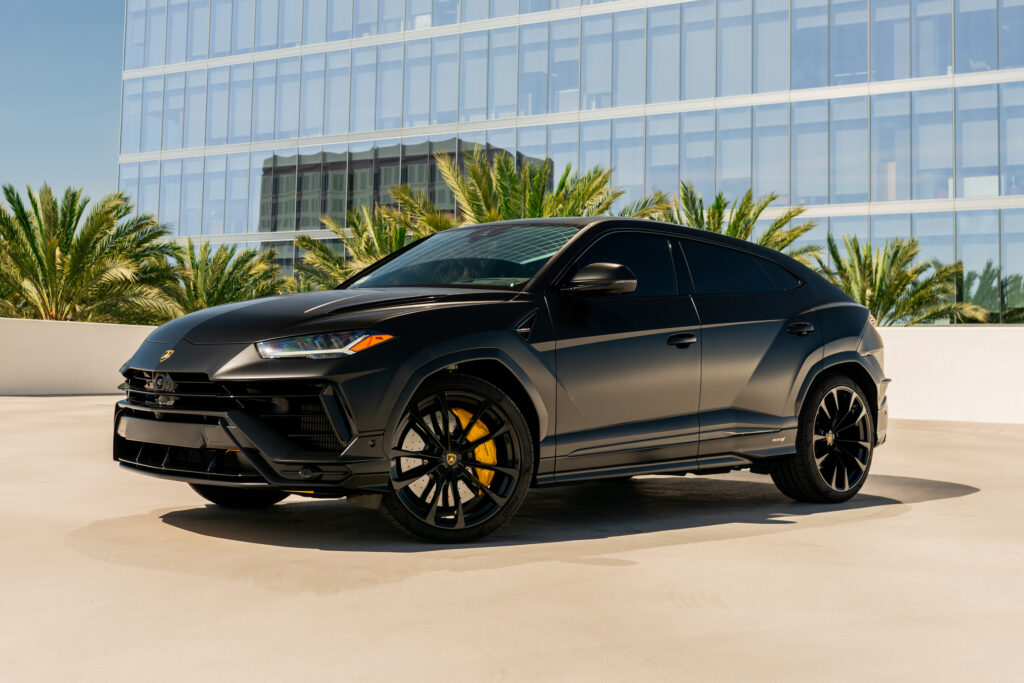 Lamborghini Urus S · Black