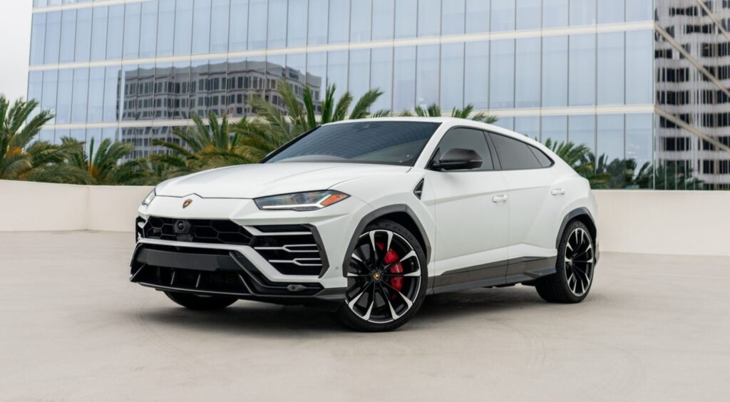 Lamborghini Urus · Matte White