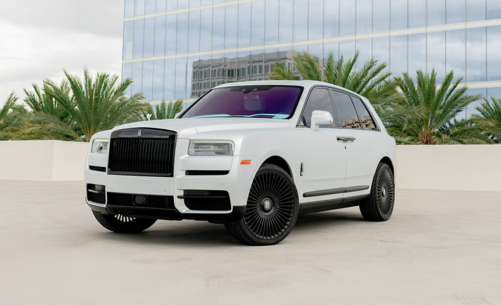 Rolls-Royce Cullinan · Tiffany Blue